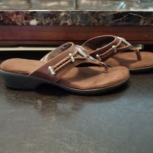 GH Bass & Co Slip-On Thong Sandals Size: 7M